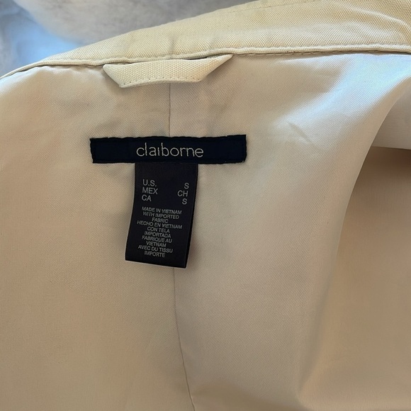 Claiborne mens wear crest polyester windbreaker for casual or formal wear - Picture 9 of 10